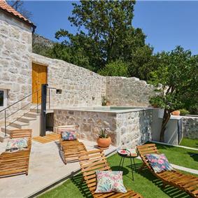 3 Bedroom Villa with Pool in Dubrovnik region, sleeps 6-8